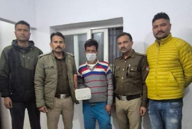 बनभूलपुरा पुलिस व ANTF की बड़ी कार्रवाई, 435 ग्राम चरस के साथ तस्कर गोपाल सिंह गिरफ्तार