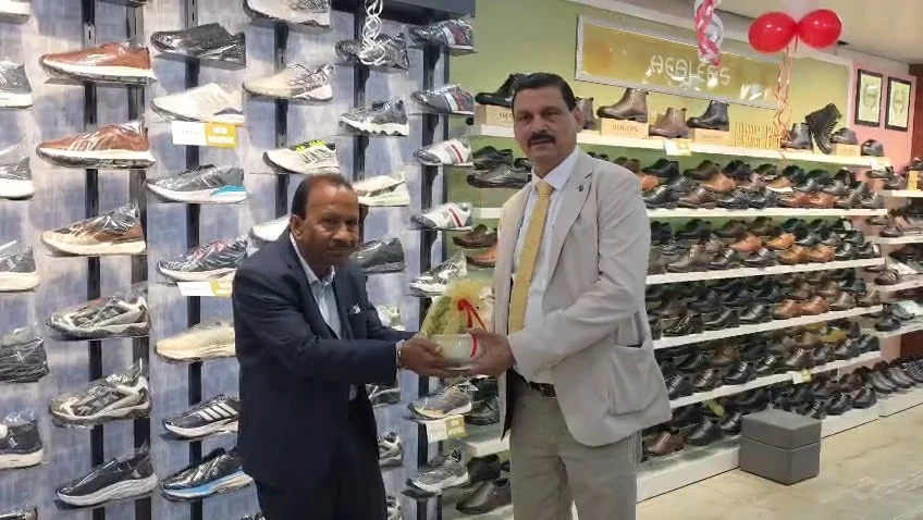हल्द्वानी में खुला लिबर्टी शूज का नया एक्सक्लूसिव शोरूम, एक ही छत के नीचे मिलेंगे जूते और लाइफस्टाइल एक्सेसरीज